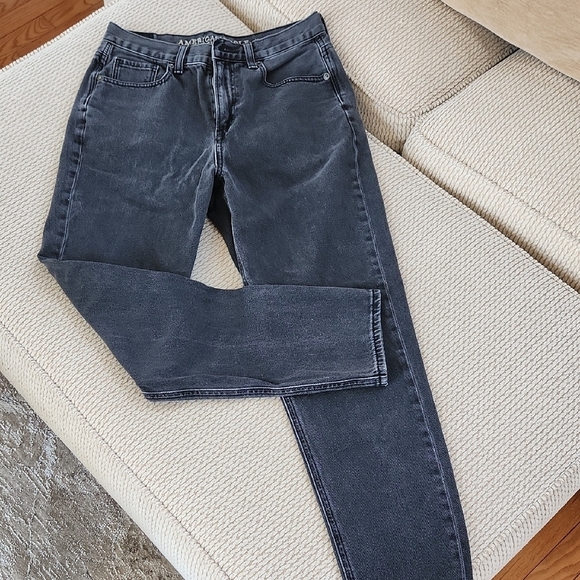 American Eagle Outfitters Denim - Women's AEO Black Jeans, Mom Jeans, size 4 Regular
